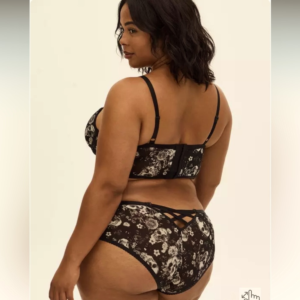 Torrid Torrid Simply Lace Hipster Panty With Bow Cage Back